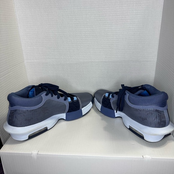 Nike LeBron Witness VIII Men's Navy Blue Basketball Shoes Size 10 - Picture 5 of 10